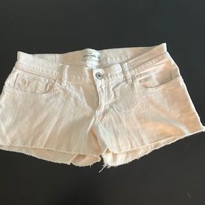 Low waisted white Abercrombie shorts